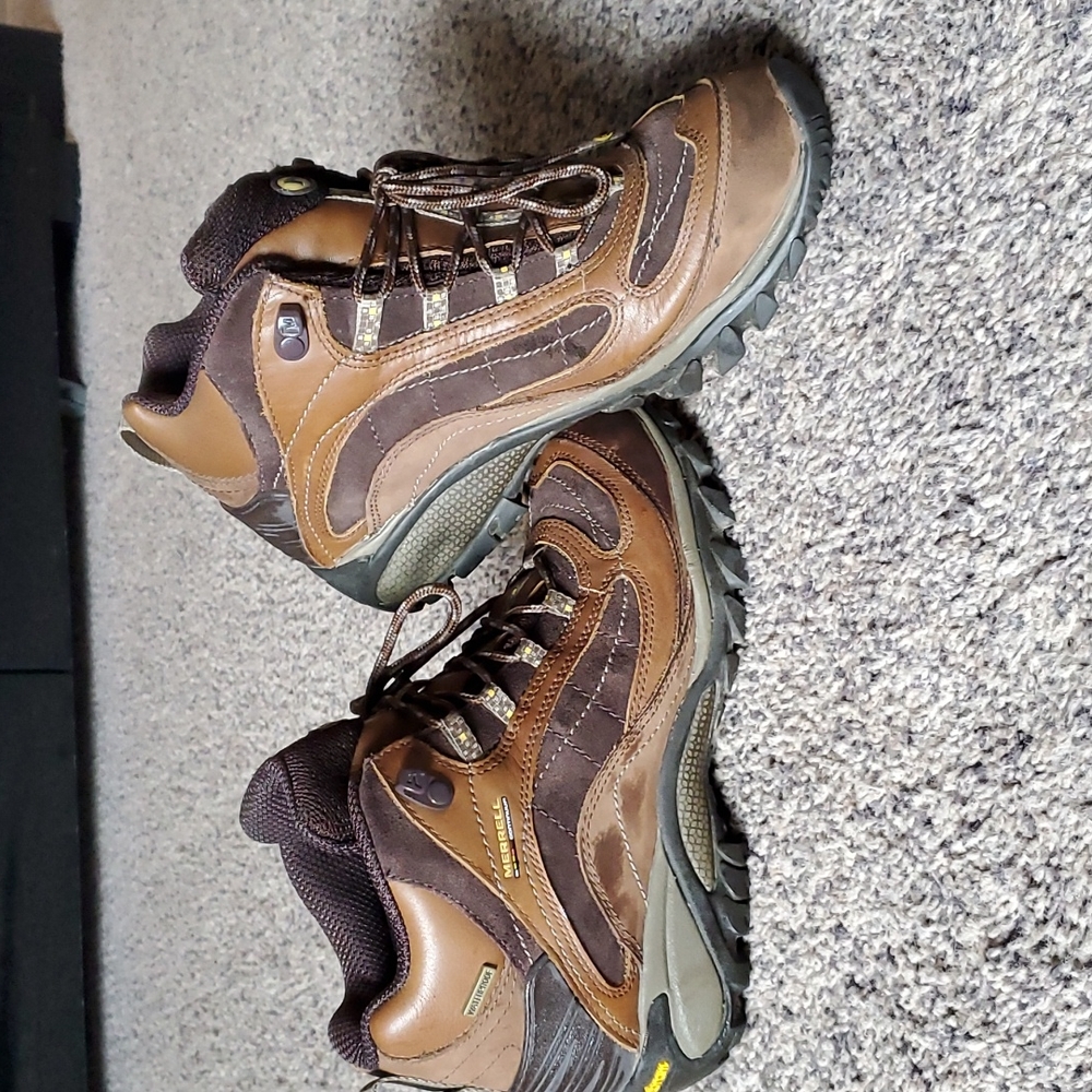 Merrell hiking boots sz 8.5